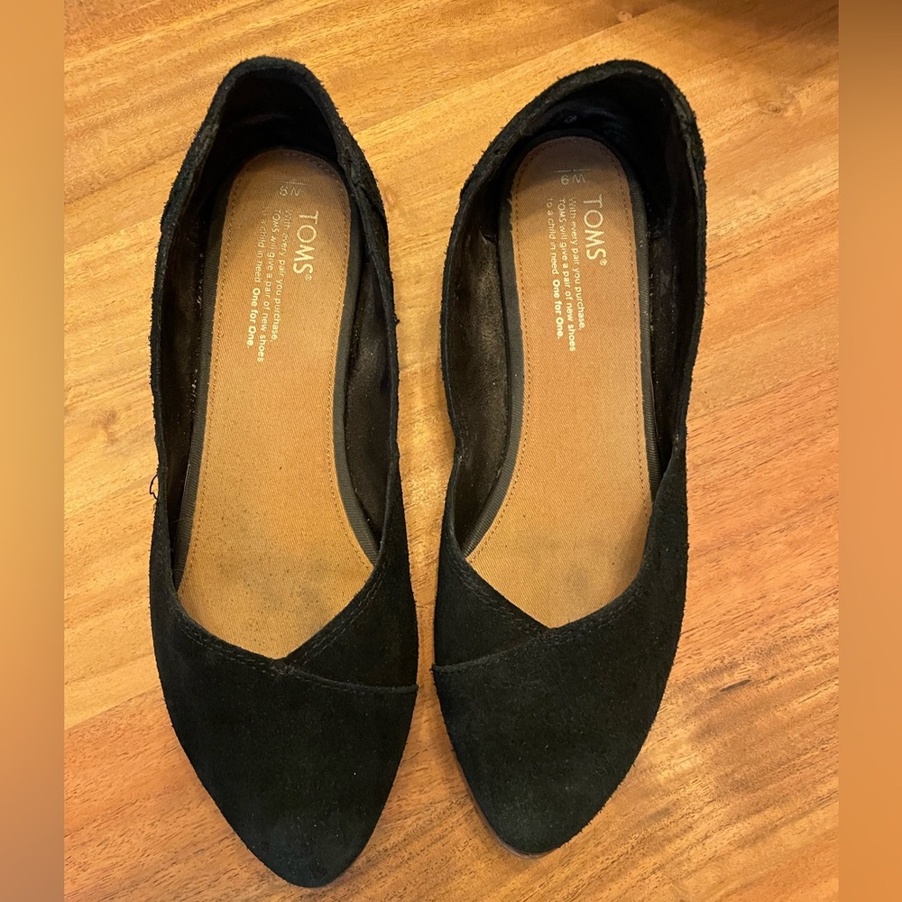 Tom’s Jutti flats black suede